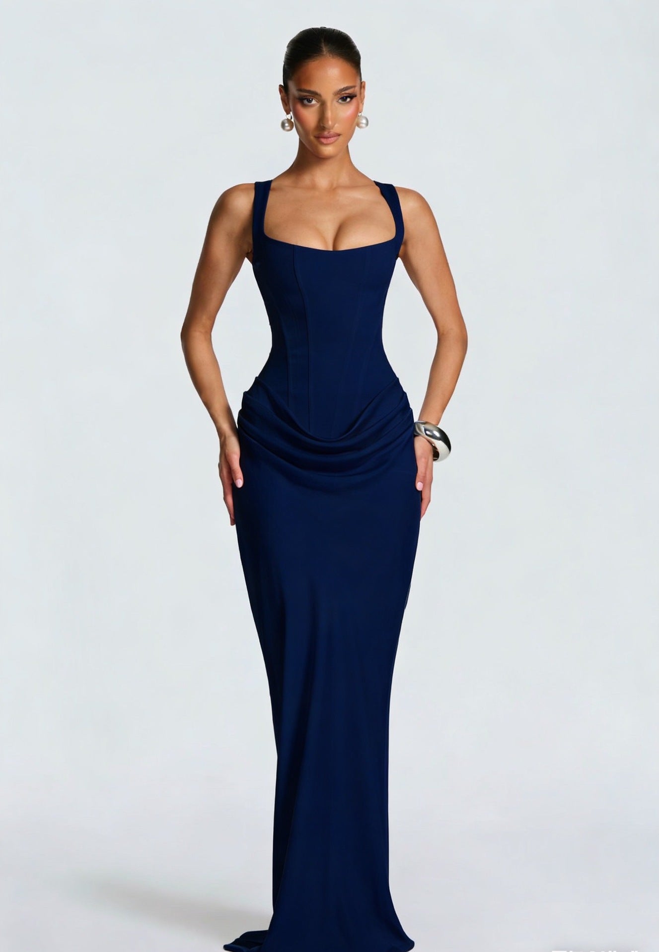 Damen elegantes Abendkleid mit raffinierten Drappierungen