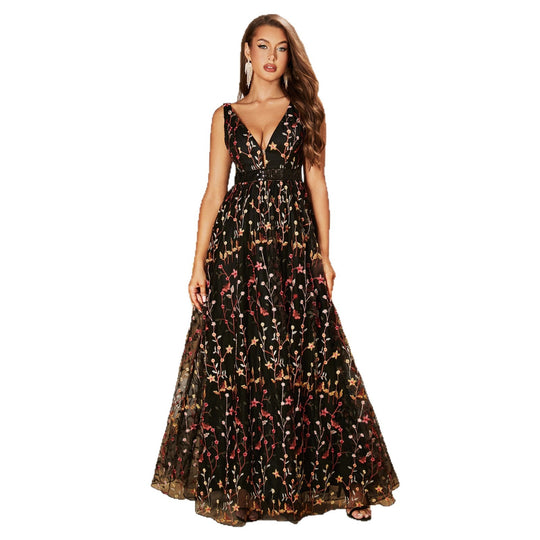 Damen Maxikleid mit floralem Stickdesign und tiefem V-Ausschnitt R&B