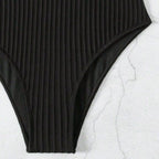 Damen Einteiler Badeanzug mit modischen Cut-Outs und elegantem Ringdetail