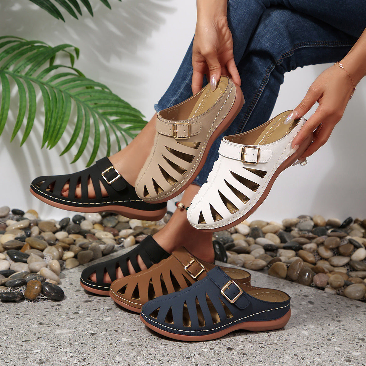 Damen offene Clogs mit modischem Schnitt und komfortabel verstellbarem Riemen
