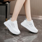 Damen Sportliche Plateau Sneakers mit strukturierter Laufsohle und modischen Akzenten R&B
