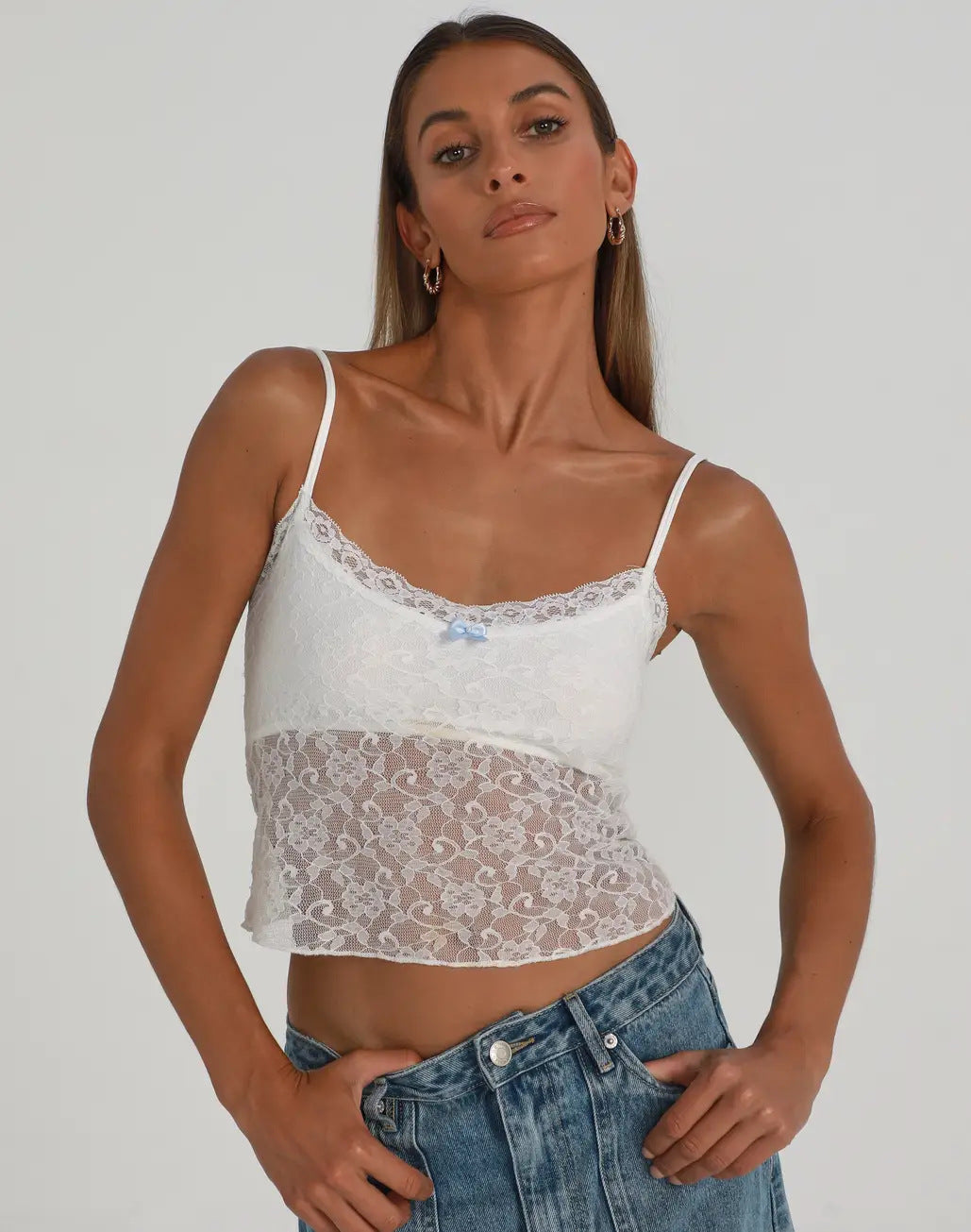 Damen Spitzen-Cami-Top mit zarter Blumenstickerei und feinen Trägern R&B
