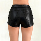 Damen Kunstleder Shorts mit dekorativen Schnallen und Schnürdetails R&B