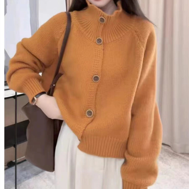 Damen gemütliche Strickjacke mit hohem Kragen und dekorativen Knöpfen R&B