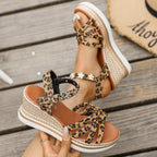 Damen Wedge-Sandalen mit dekorativen Riemen und modischem Leopardenmuster R&B