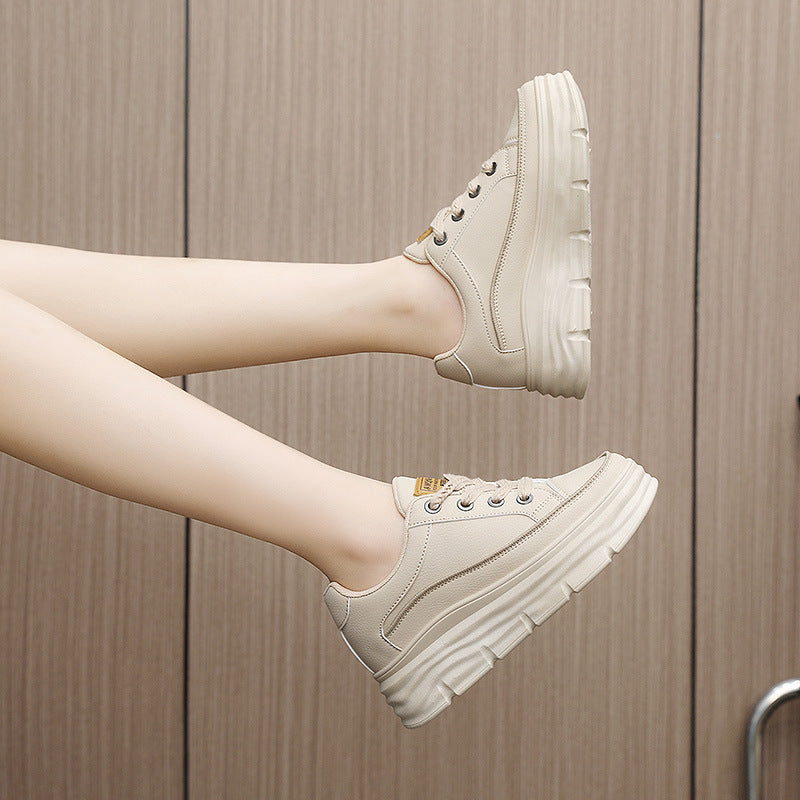 Damen Platform Sneakers mit robustem Sohlenprofil und eleganter Schnürung R&B