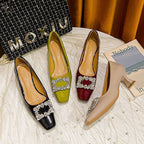 Damen elegante Pumps mit funkelndem Schmuckdetail