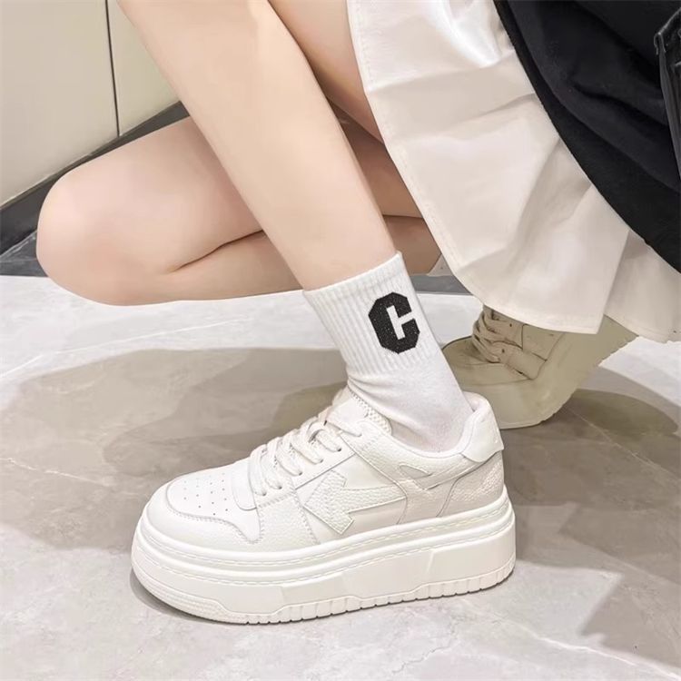 Damen Sneaker mit hohem Plateau und sportlichem Design