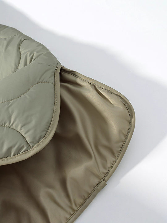 Damen gesteppte Übergangsjacke mit sanfter Stofftextur und praktischen Druckknöpfen R&B