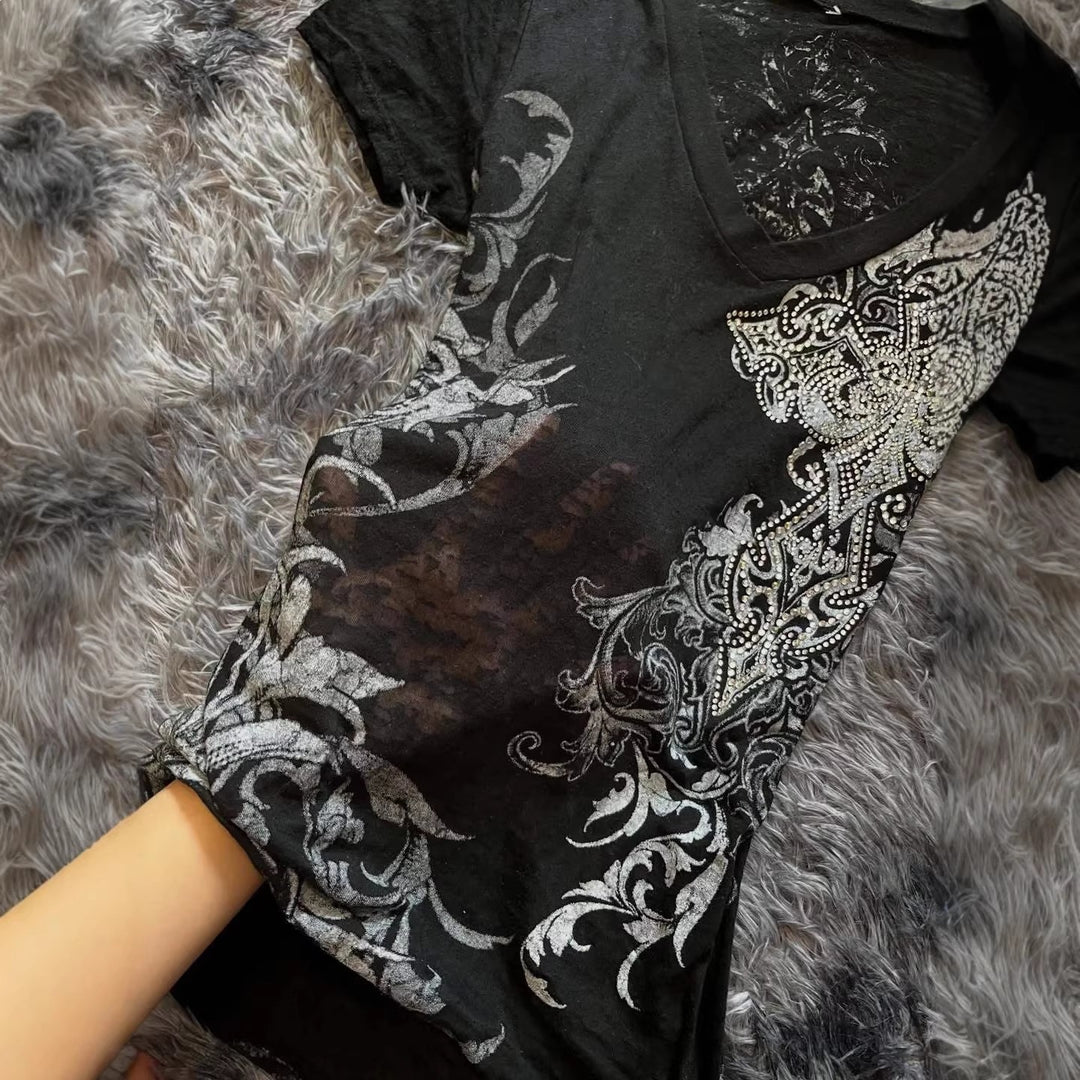 Damen Elegantes V-Ausschnitt T-Shirt mit kunstvollem Design R&B
