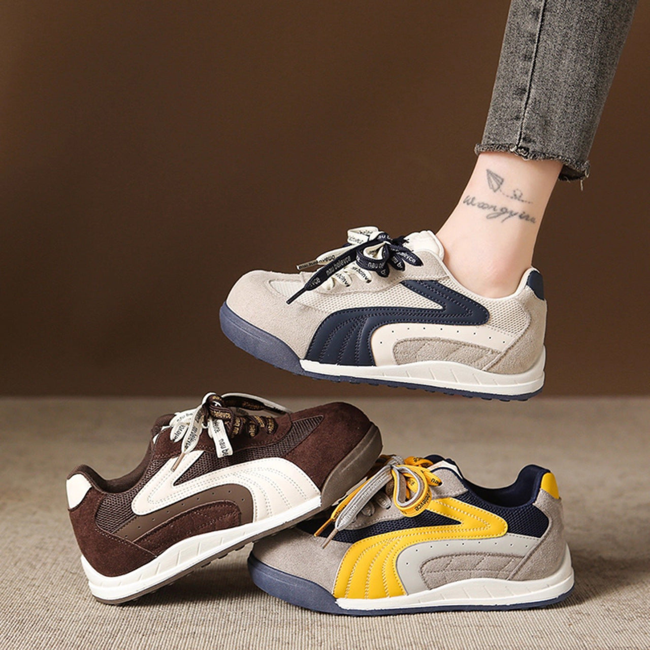 Damen Sneakers mit weichem Wildleder und innovativer Schnürtechnologie R&B