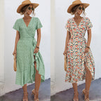 Damen Wickelkleid mit floralen Akzenten und seitlichem Schlitz R&B