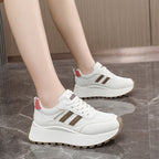 Damen Sportliche Plateau Sneakers mit strukturierter Laufsohle und modischen Akzenten R&B