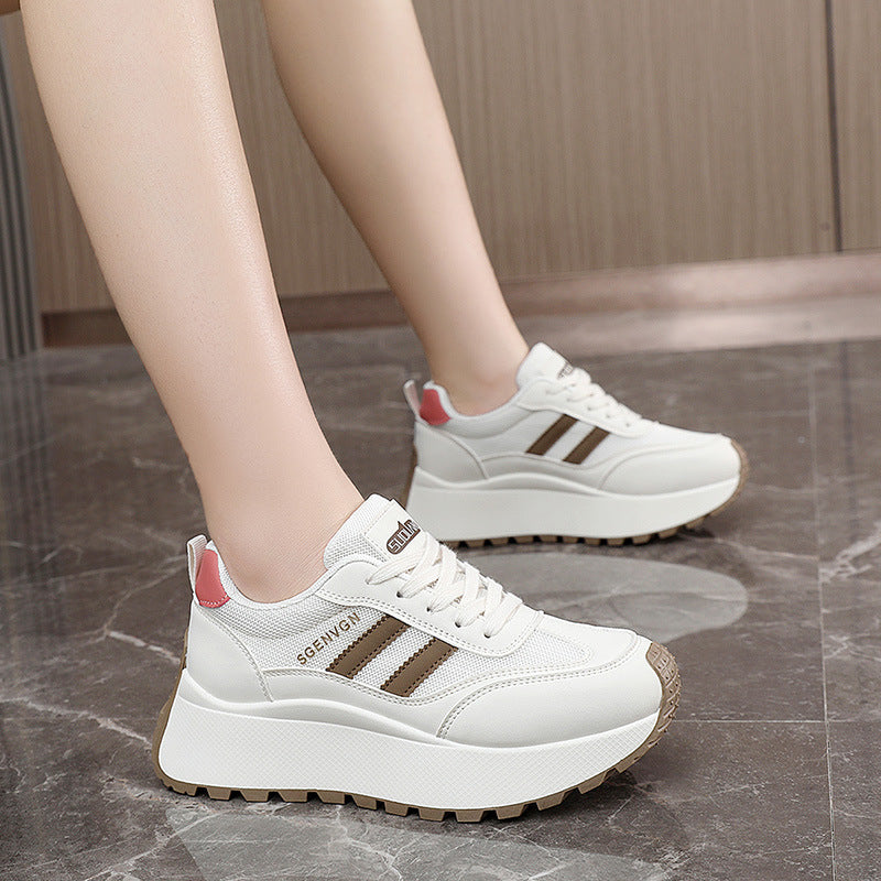 Damen Sportliche Plateau Sneakers mit strukturierter Laufsohle und modischen Akzenten R&B