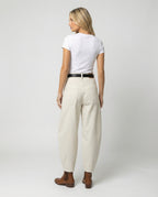 Damen hochtaillierte extraweite Twill-Hose mit großen aufgesetzten Taschen und Kellerfalten R&B