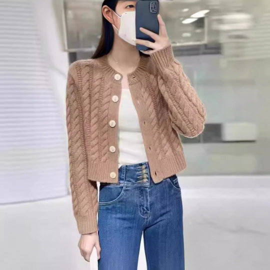 Damen Grobstrickjacke mit dekorativen Knöpfen und speziellem Zopfmuster R&B