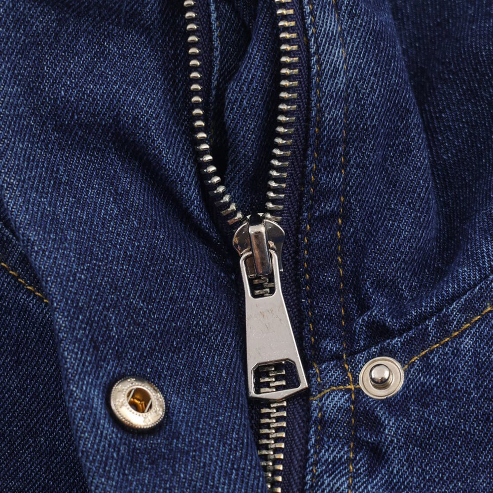 Damen cropped Denimjacke mit hochgeschlossenem Kragen und praktischen Taschen R&B
