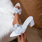 Damen Glamouröse Mules mit funkelnden Schmetterlingsdetails R&B