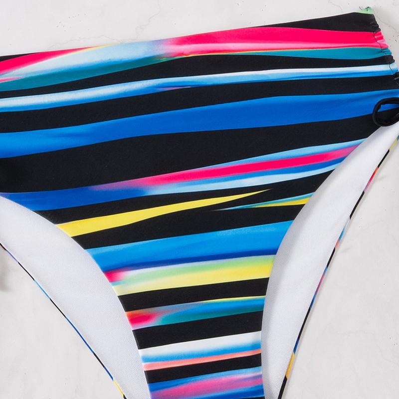 Damen Bikini-Set mit verführerischem Bandeau-Oberteil und hoch geschnittenen Hosen R&B