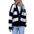 Damen kuschelige Strickjacke mit auffälligem Streifenmuster und praktischen Taschen R&B