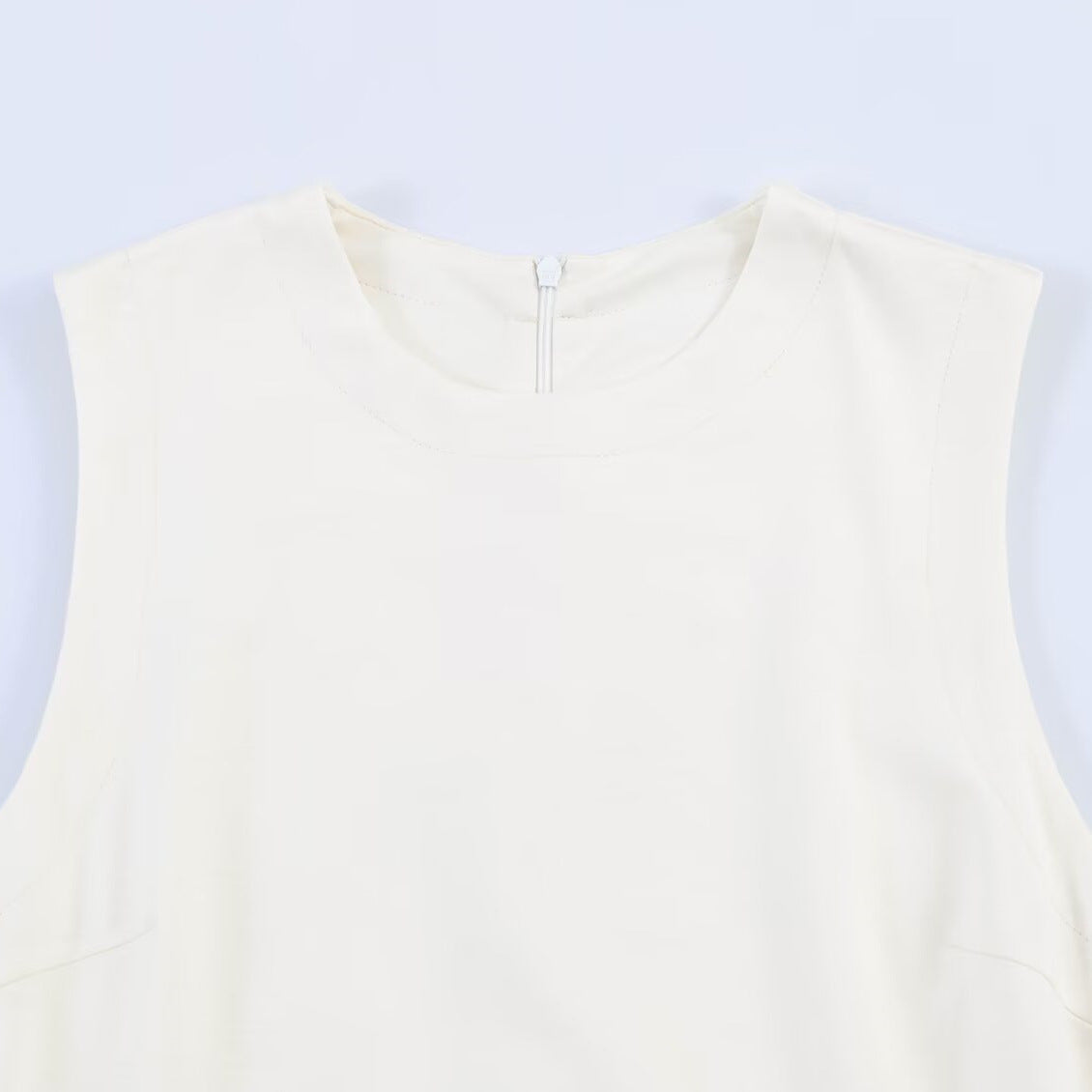 Damen Midi-Kleid mit elegantem Schnitt und fließendem Rock R&B