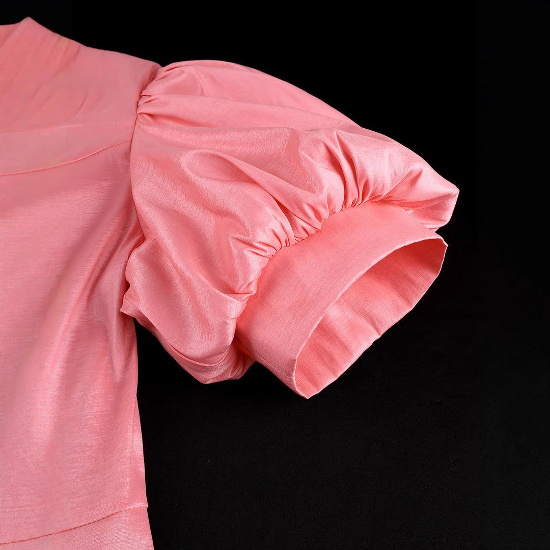 Damen Elegantes Kleid mit voluminösen Puffärmeln und floralem Akzent R&B