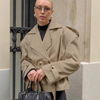 Damen Oversized Trenchcoat mit breitem Kragen und dekorativen Knopfdetails R&B