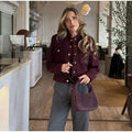 Damen Modische Kurzjacke mit praktischen Taschen und goldenen Druckknöpfen R&B