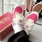 Damen Sneakers im Vintage-Stil mit farbigen Suede-Details