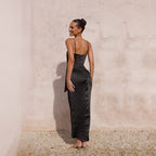 Damen Elegantes Abendkleid mit tiefem V-Ausschnitt und figurbetontem Schnitt R&B
