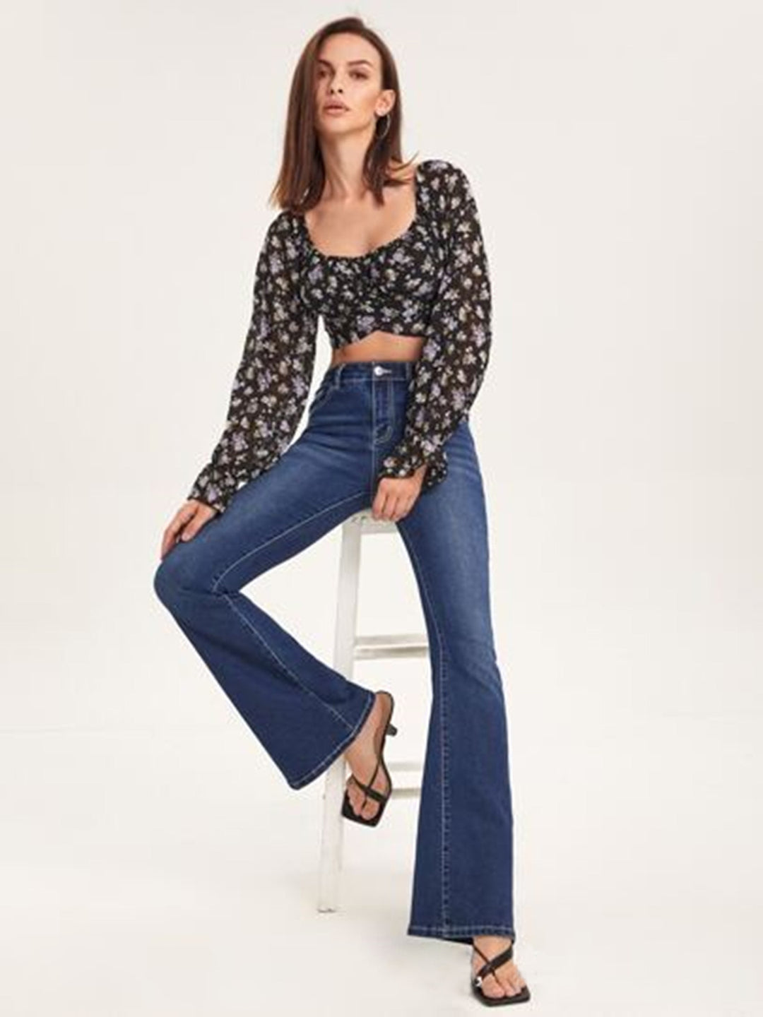 Damen Bootcut Jeans mit verschlissenen Details und hohem Bund R&B