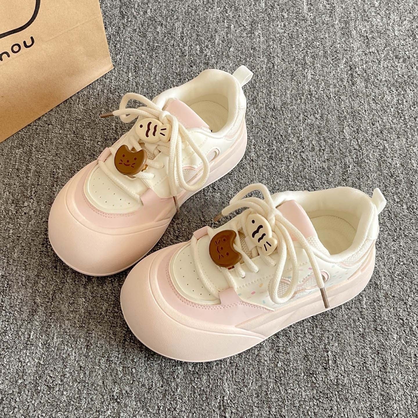 Damen Sneaker mit verspieltem Design und bequemer Sohle