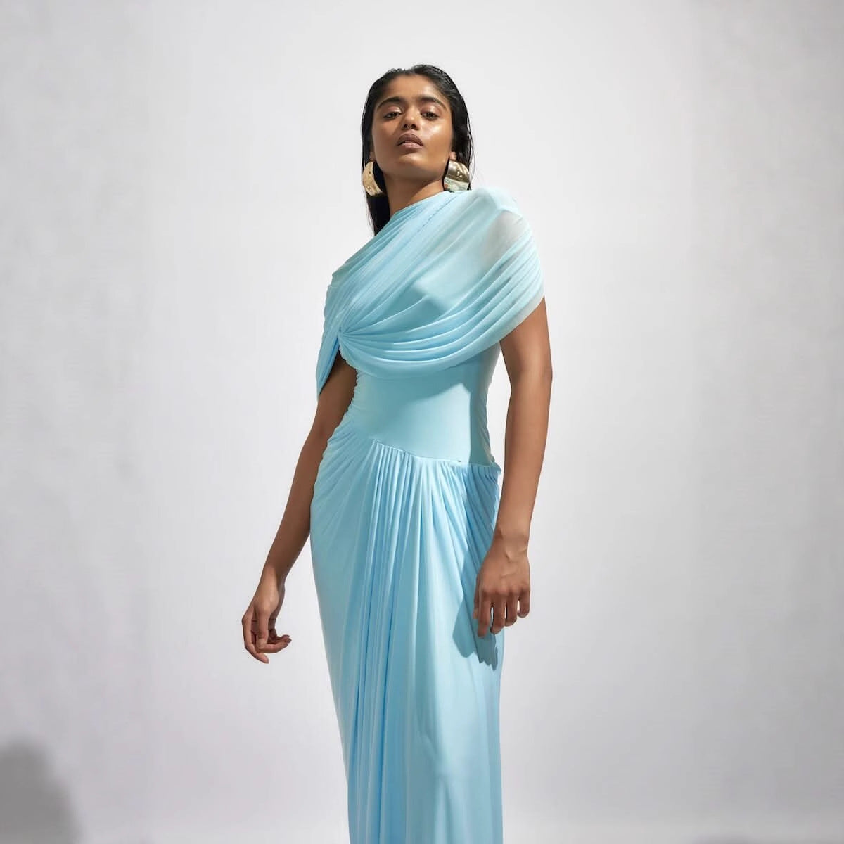 Damen Maxikleid mit eleganter Drapierung und asymmetrischen Cut-Outs R&B