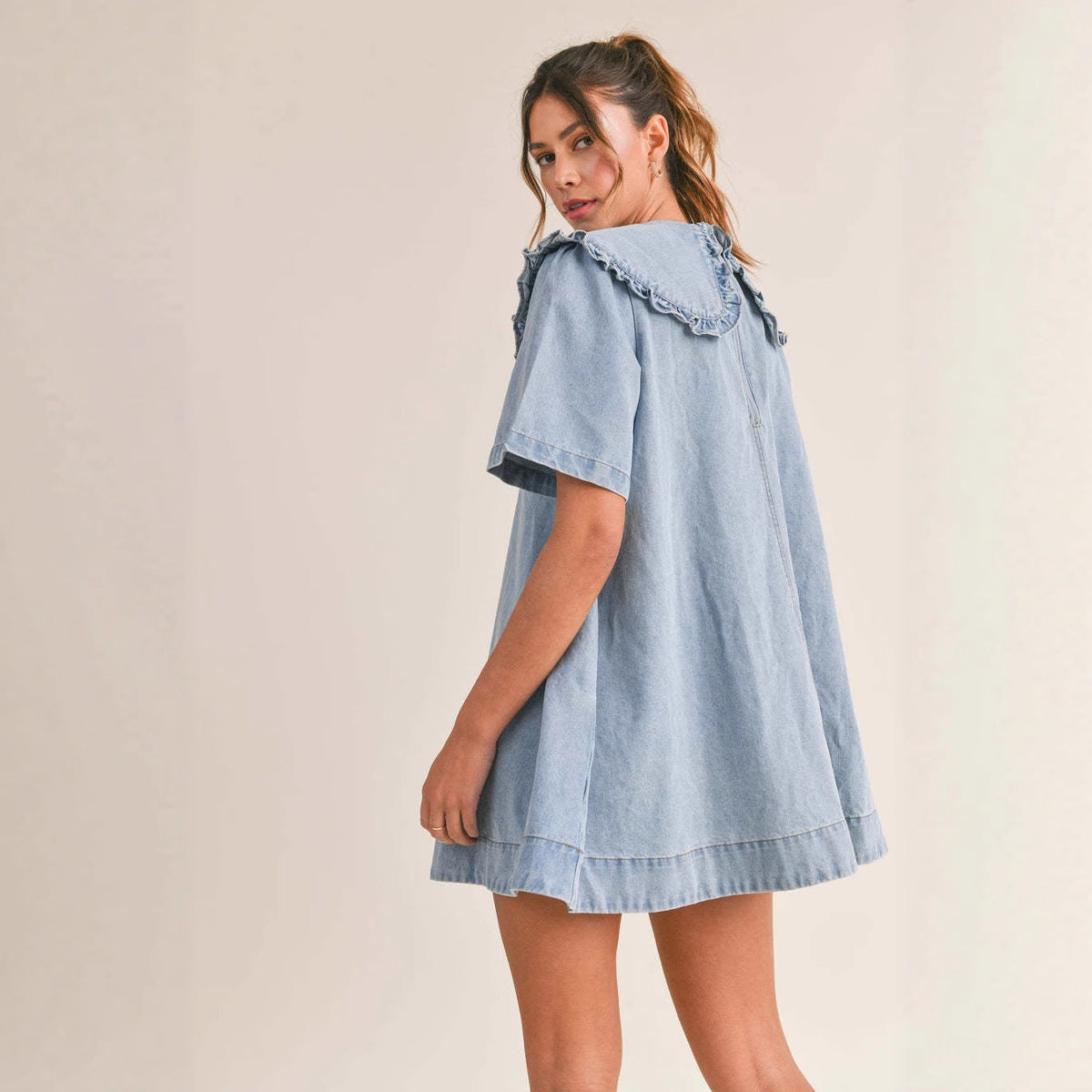 Damen Denim Kleid mit verspieltem Rüschenkragen R&B
