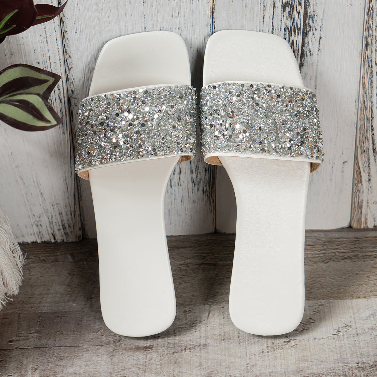 Damen Glamouröse Riemensandalen mit funkelnden Strassdetails R&B