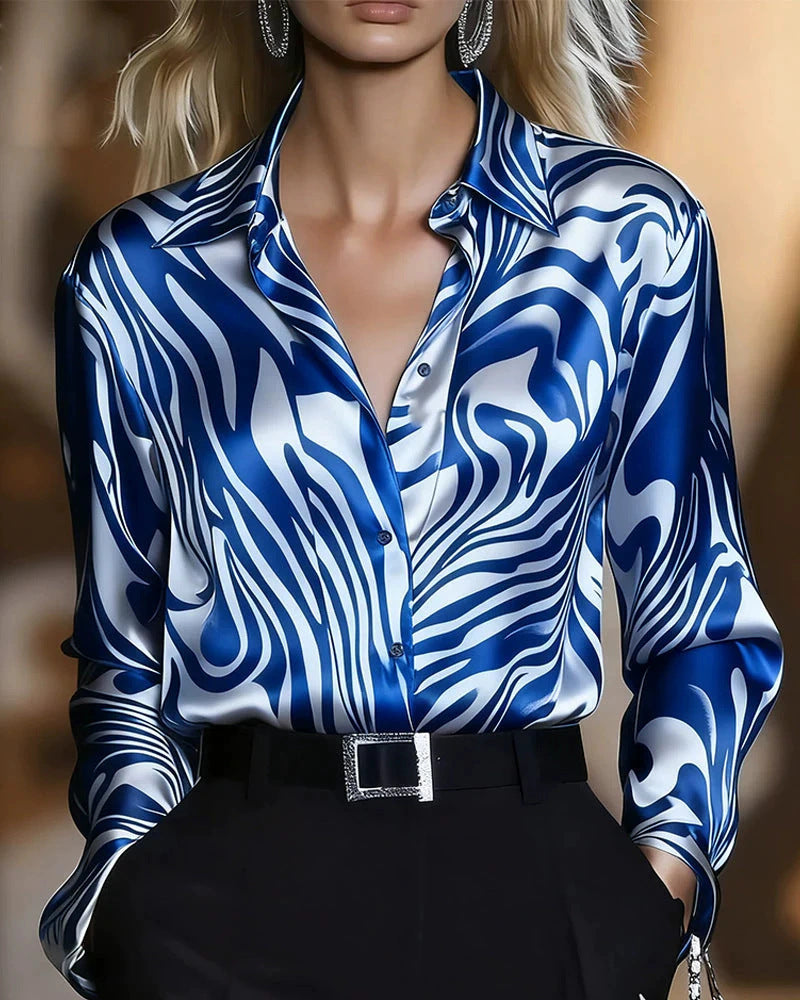 Damen Seidenbluse mit modernem Wellenmuster