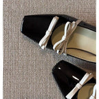 Damen Ballerina-Schuhe mit quadratischer Spitze und dekorativem Schleifchen
