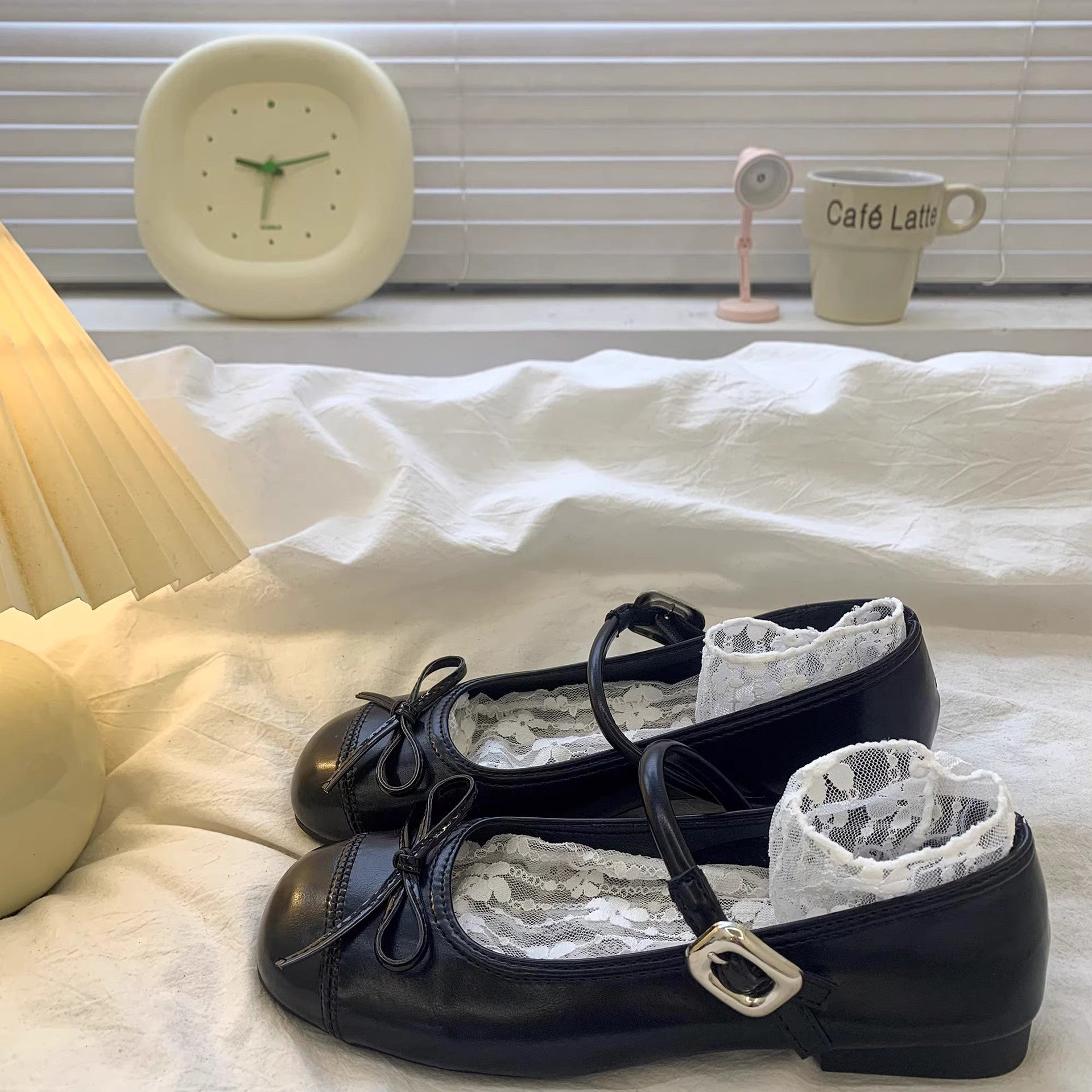 Damen elegante Ballerinas mit floralem Spitzen-Design und komfortablem Fußbett R&B