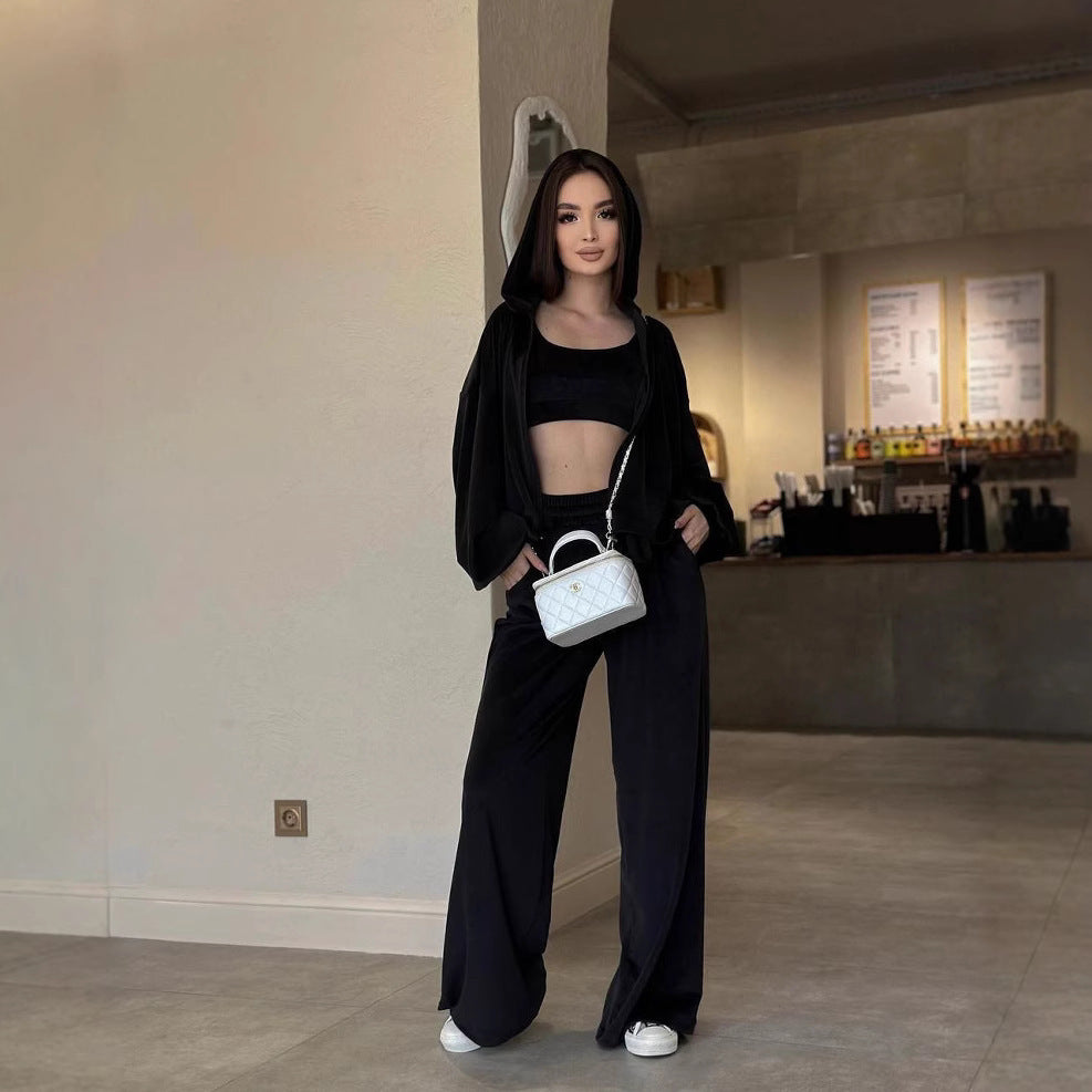 Damen sportliches Set aus weichem Velours mit cropped Top und weiter Jogginghose R&B