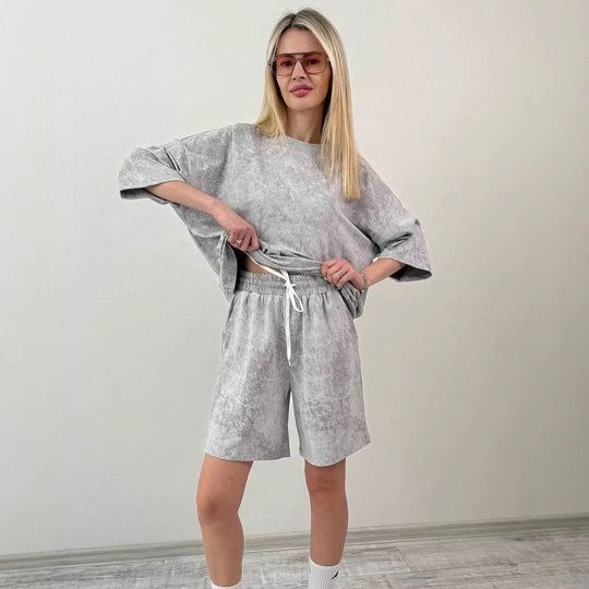 Damen elegantes Freizeit-Set aus locker sitzendem T-Shirt und kurzen Pants R&B