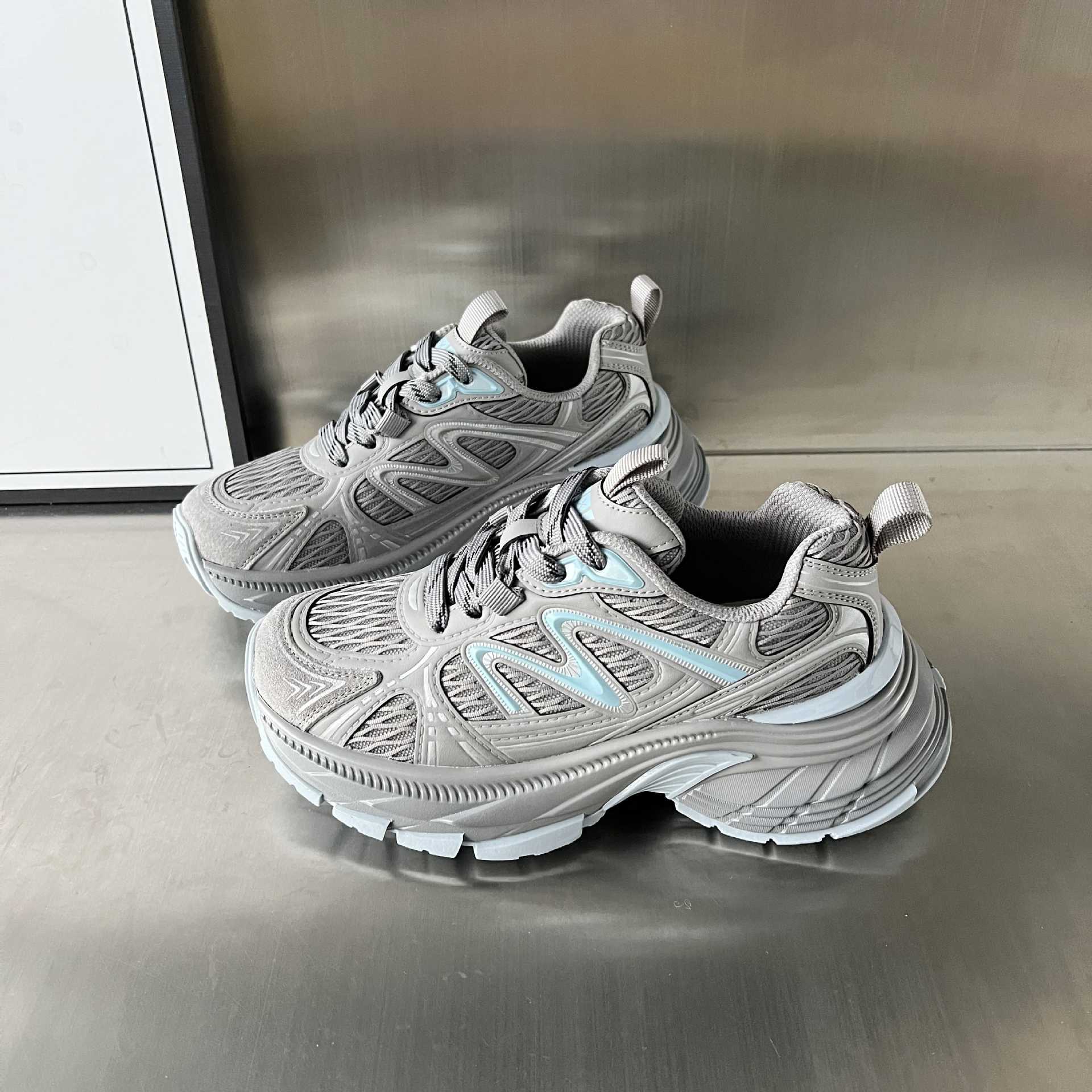 Damen Sportlich-dynamische Sneakers mit atmungsaktivem Obermaterial und ergonomischer Dämpfungstechnologie R&B