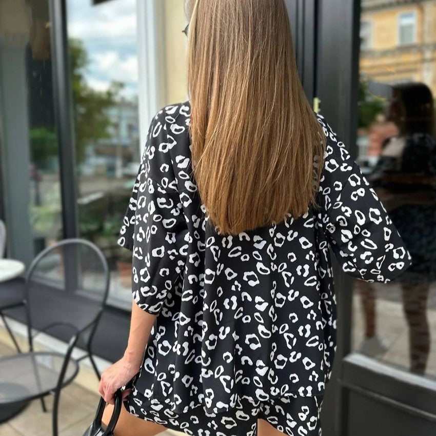 Damen Modisches Set aus cropped Oberteil und lockeren Shorts mit animalischem Muster R&B