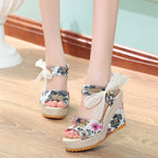 Damen Wedge-Sandalen mit floralem Design und Binde-Detail R&B