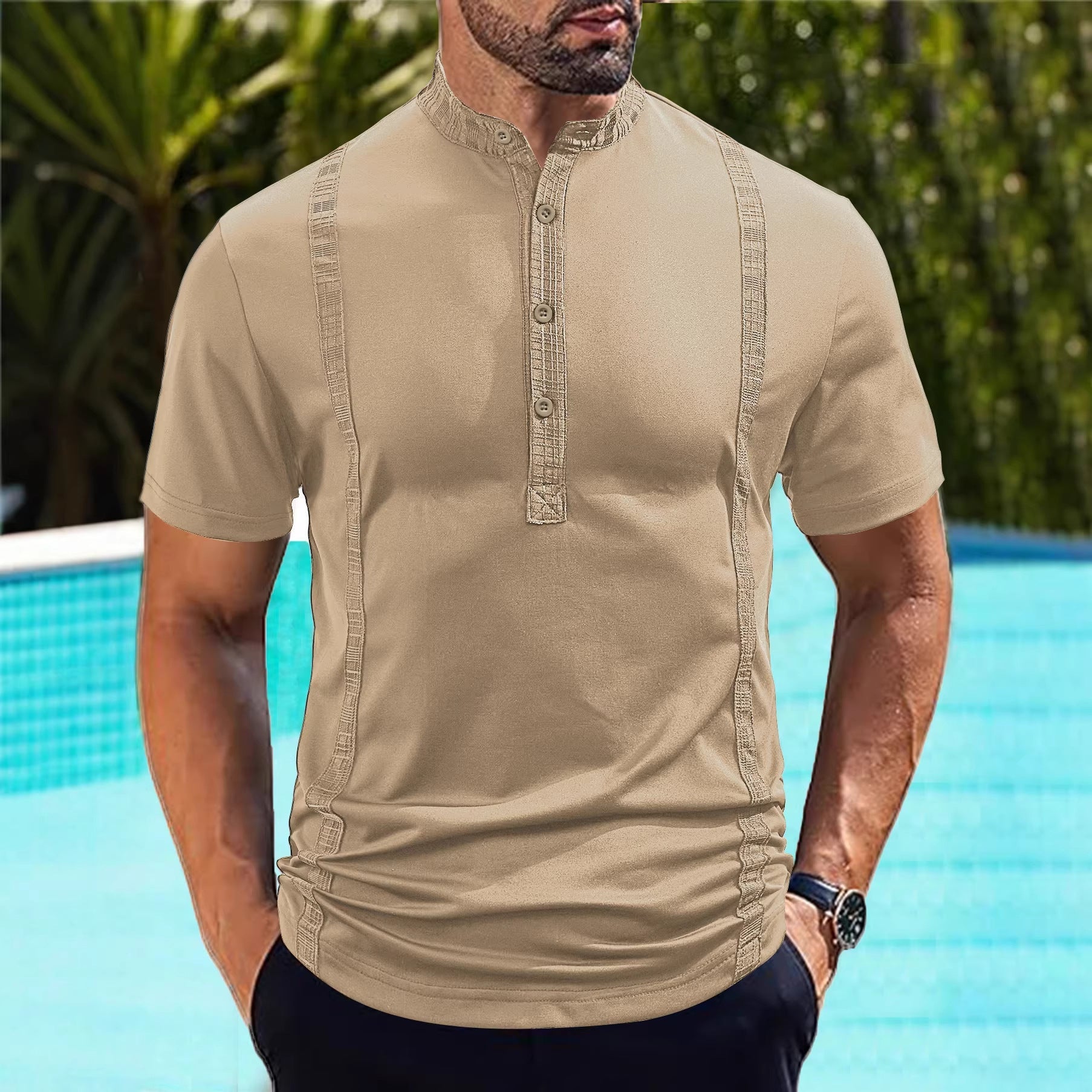 Herren nan Kurzarm-Stehkragenshirt mit verdeckter Knopfleiste, Zierpaspeln und figurbetonter Silhouette R&B