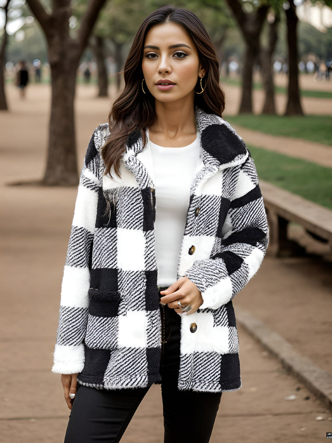 Damen Kuschelige Karojacke mit Druckknopfverschluss und Seitentaschen R&B