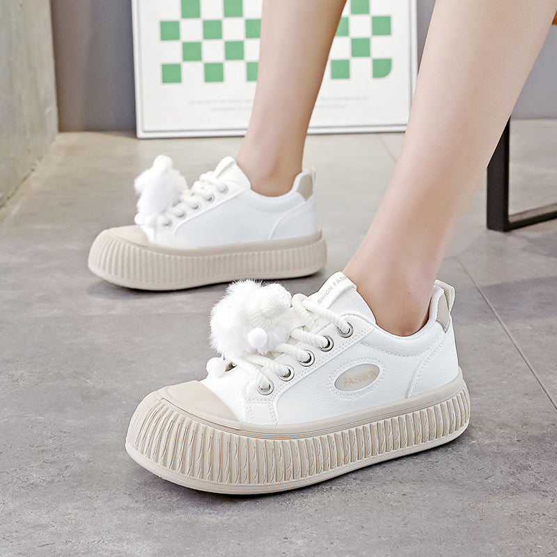 Damen Sneakers mit dekorativen Pompons und rutschfester Laufsohle R&B