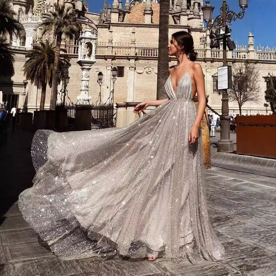 Damen Glamouröses Abendkleid mit tiefem V-Ausschnitt und strahlenden Pailletten R&B
