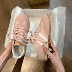 Damen Sportliche Sneakers mit hochwertiger Wildleder-Oberfläche und atmungsaktivem Innenfutter
