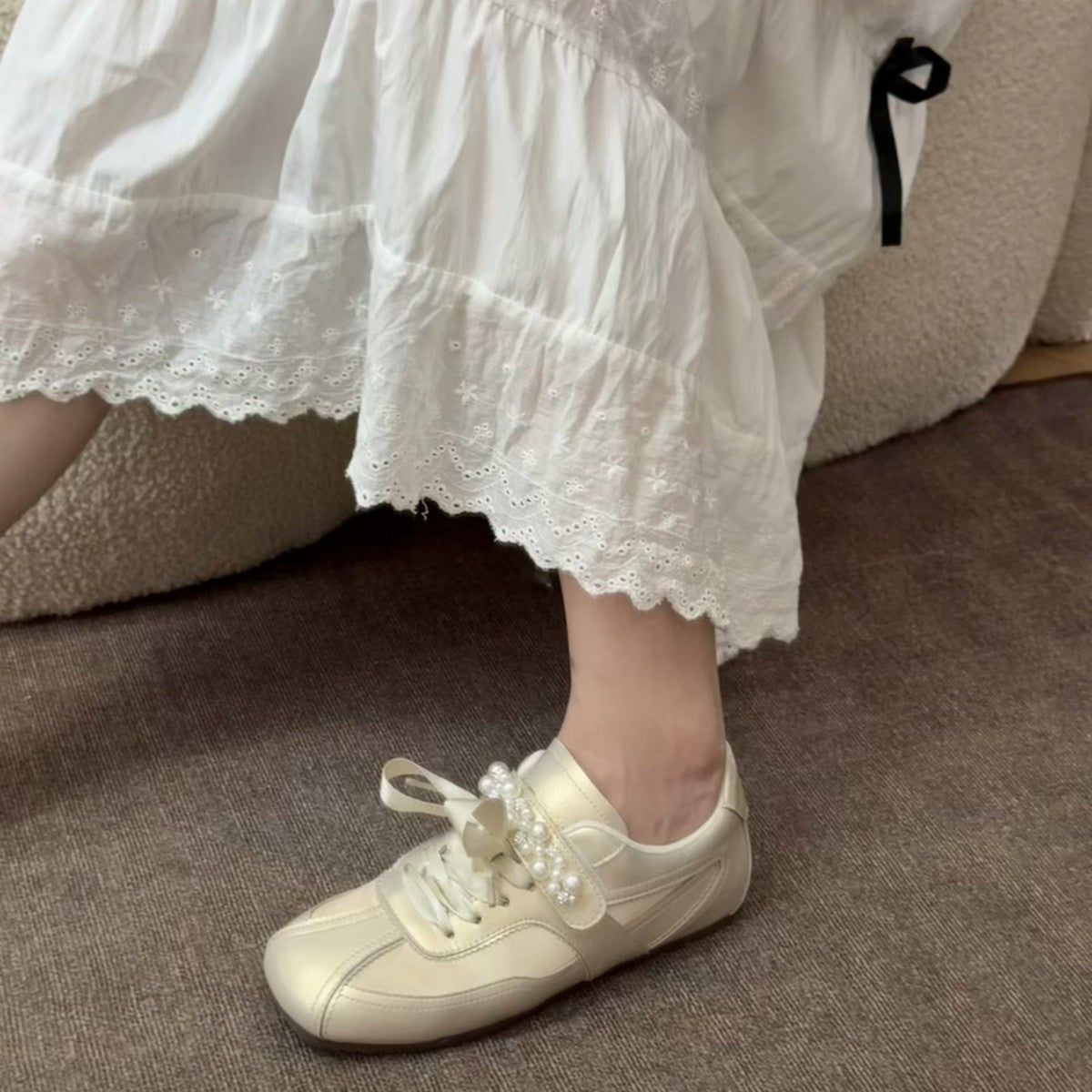 Damen Mode Sneaker mit luxuriösem Perlenakzent R&B