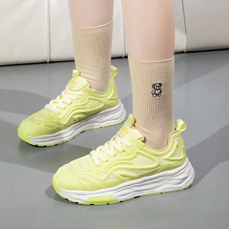 Damen Sportliche Sneaker mit atmungsaktiver Netzstruktur und dämpfender Sohle R&B
